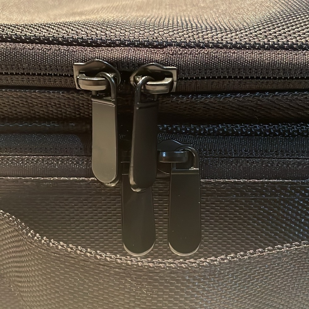 Large Makeup Suitcase - Picture 4 of 10